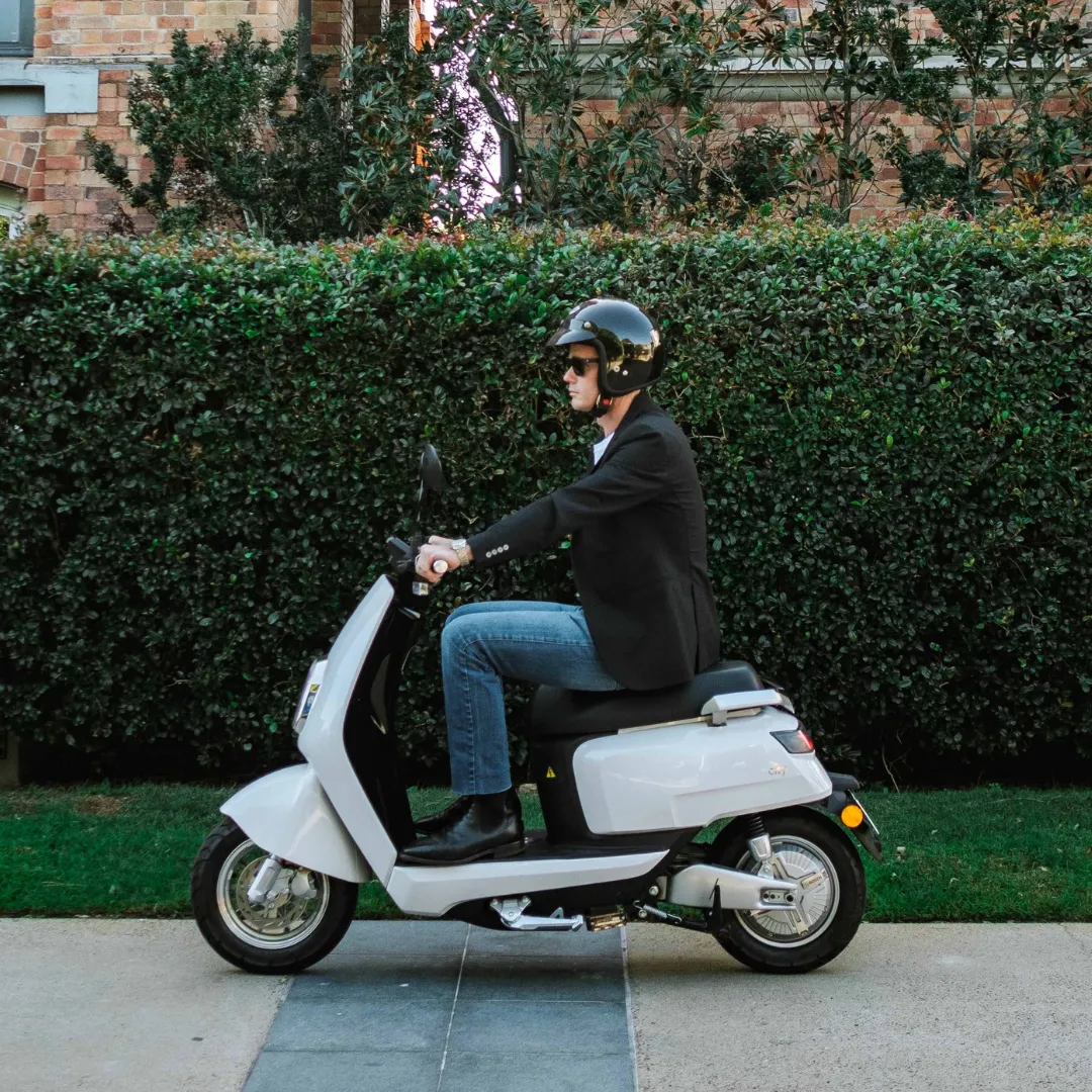 Benzina Zero City Electric Moped