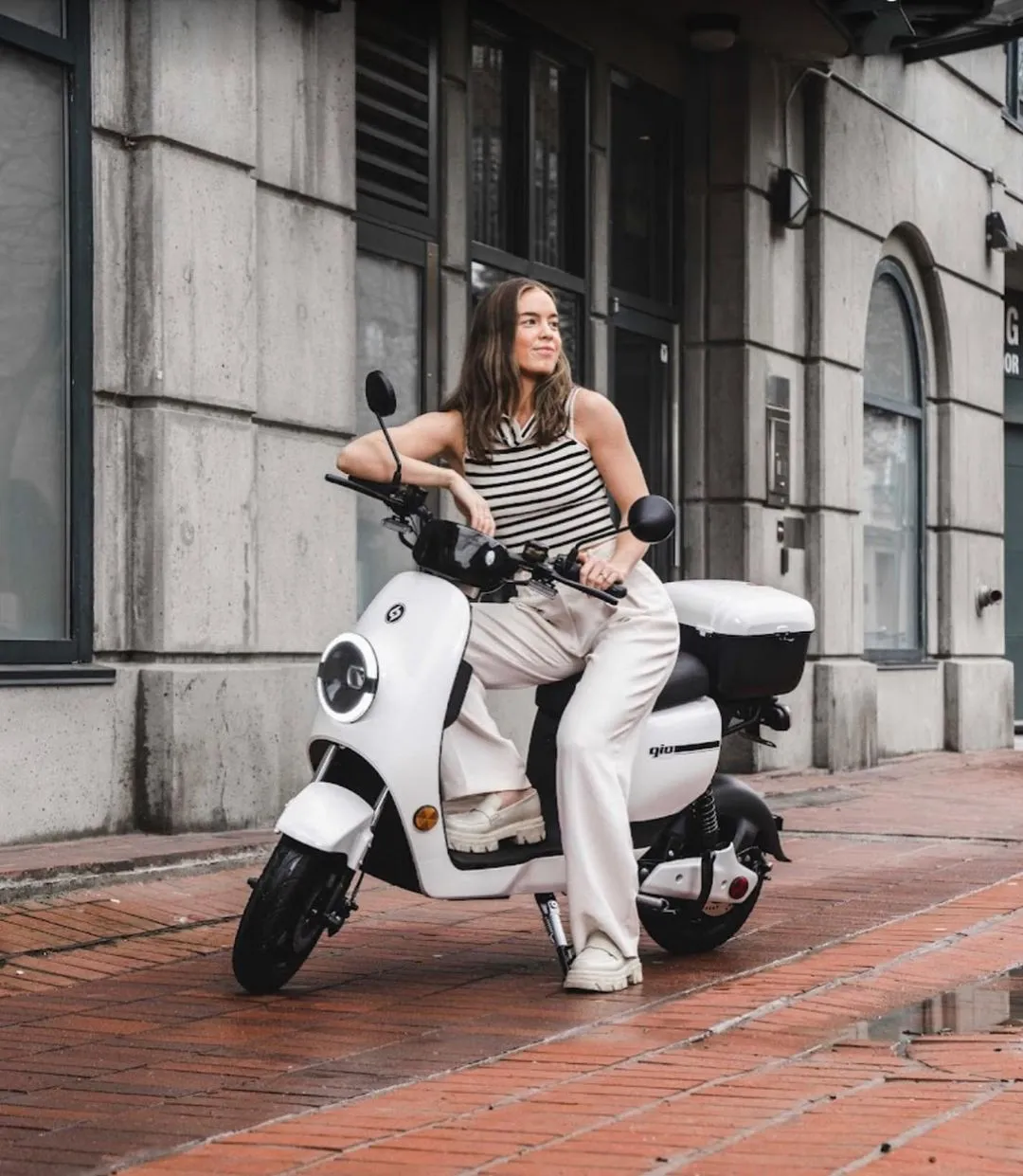 GIO Italia Ultra 60V 20AH Electric Moped Bike