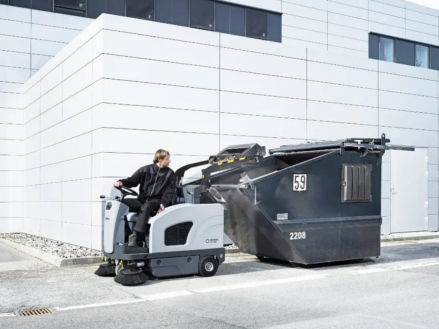 Nilfisk-Advance SW4000 LPG Powered Rider Sweeper With Hydraulic Dump Hopper NLA