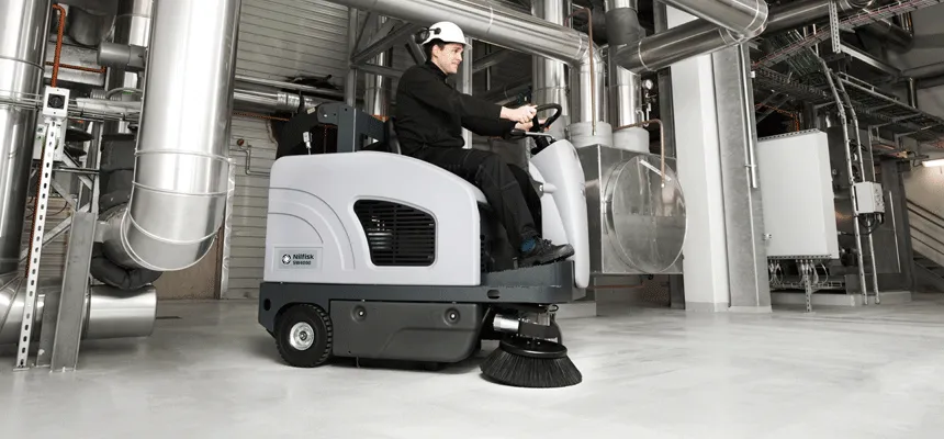Nilfisk-Advance SW4000 LPG Powered Rider Sweeper With Hydraulic Dump Hopper NLA