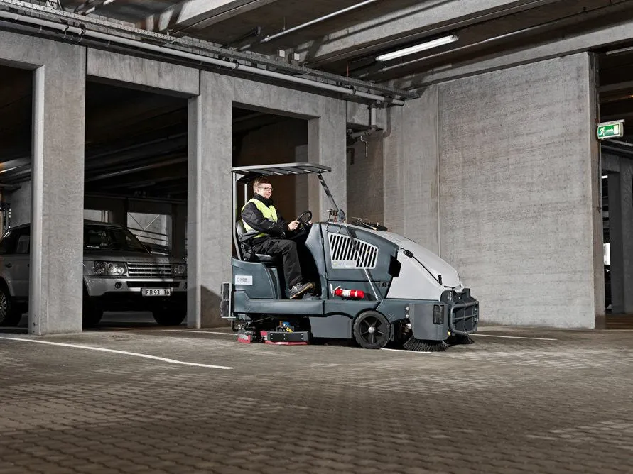 Nilfisk CS7000 Battery Powered Combination Sweeper Scrubber-Drier See CS7010