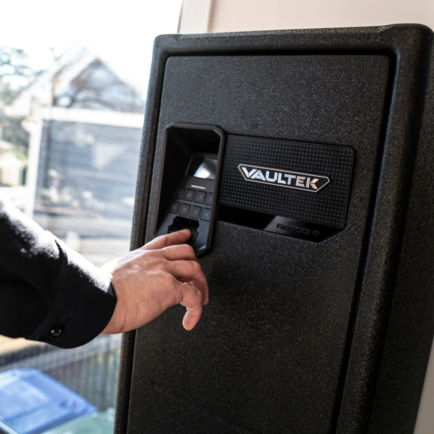 VAULTEK ViSN RS800i Biometric Smart Rifle Safe